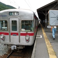 体験運転会に使われる長野電鉄の3500系。現在の東京メトロ日比谷線で運用されていた3000系を譲り受け、2両編成と3両編成に改造して導入された。
