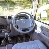 トヨタ ランドクルーザー 70シリーズ ダブルキャブ ピックアップトラック