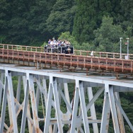 鉄道橋としては日本一の高さを誇っていた高千穂橋りょう。高千穂線の廃止後は事実上放置されていたが、2013年から高千穂あまてらす鉄道のスーパーカートが走るようになった。