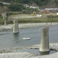 高千穂線は2005年の水害で橋りょう流出の被害を受け、2008年までに全線が廃止された。