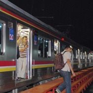 ジャカルタの街を走る埼京線