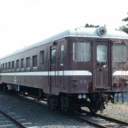 羽幌炭鉱鉄道から譲り受けたキハ22形3両のうちキハ221・223は既に廃車となっている。写真は廃車後、阿字ヶ浦駅に留置されていたキハ221（2005年撮影）。