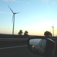 夕日に映える風力発電
