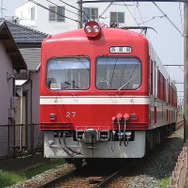 遠州鉄道は30形のうち最も古い27号編成の引退記念イベントを2015年1月25日に実施する。27号編成は2月に廃車される予定だ。