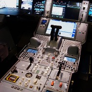 【A350 XWB／デモフライト】　センタコンソール部分の上方視点。