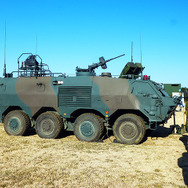 特殊武器防護隊に配備されるNBC偵察車（2015年1月11日、千葉県船橋市・習志野駐屯地陸上自衛隊「降下訓練始め」）