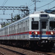 京成本線を走る3300形（2004年）。