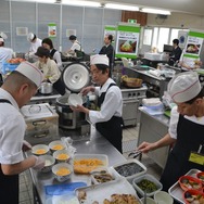 料理はすべて会場で作られる。