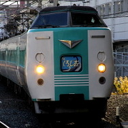 南紀・北近畿地区の特急で運用されてきた旧国鉄時代製造の381系は289系の投入により順次廃車される。写真は南紀地区の381系。