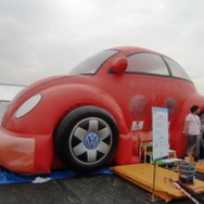 The  Beetle トランポリンバルーンハウス