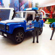 ドイツに拠点を持つブルーダー社の1/16プロシリーズ。その新作が東京おもちゃショー2015で展示された