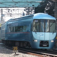 『メトロ湘南マリン号』『湘南マリン号』ともに「MSE」6両編成での運行となるため、北千住・新宿方の先頭車は中央に貫通扉を設けたタイプになる。