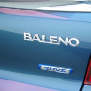 「BALENO」の下に新ロゴマーク「SHVS]も配置されていた
