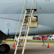 乗降用のラダーは機体内に収容できる構造。