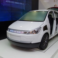 都市型スマートカーの実験車両「AUV（Advanced Urban Vehicle）」