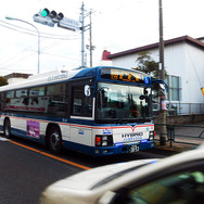 京成バス（ハイブリッド・ノンステップ、東京・柴又）