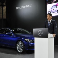 メルセデスベンツ C350e アバンギャルドとメルセデス・ベンツ日本の上野金太郎社長（大阪モーターショー15）