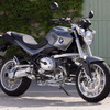 BMW正統派ノンカウルバイクの R1200R を日本投入
