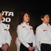 CH-R Racingをドライブする影山正彦、佐藤久実、吉田広樹