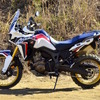 CRF1000L Africa Twin パールグレアホワイト（トリコロール）。前後タイヤはオフロード走行用に交換されている。