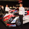 今季のトヨタ・モータースポーツ発表会にて。WECのLMP1クラスに参戦する中嶋一貴（手前）と小林可夢偉。