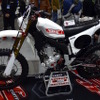 モーターサイクルショー初出展のダートフリークのWR250Rカスタム。