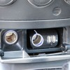 写真4：灰皿を抜いたところにUSB充電ボックスを埋め込んだ。電源は裏で直接配線している
