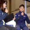 MotoGPテストライダーの青山博一選手と自動車ジャーナリスト今井優杏さん。