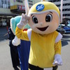 第一回カー&ブランチ開催。交通安全教室では、子供たちに向けた注意もさることながら、クルマに乗ったらすぐにシートベルトをする。歩くときはできるだけ子供と手をつなぐ、といった大人にむけた注意喚起も盛り込まれた。