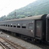 大井川鐵道は国鉄の「長距離鈍行」をイメージした列車ツアーを4月23日に開催。写真のオハフ33形など客車4両で運行する。