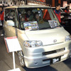 【東京オートサロン07】湘南オートモビル・ビジネス専門学校のAVカスタム