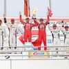 GT500クラスの表彰式。