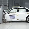 米IIHSのアウディ A4 新型の衝突安全テスト