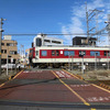 桜新道踏切でレンタサイクルを降り、伊勢市駅などを眺める（AIR & BUS成田発伊勢行きツアー）