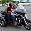 トライクを試乗しにきた中島さん。
