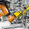 ポルシェ、新エンジン工場を稼働…新型 パナメーラ 用V8生産