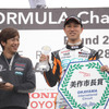 岡山で開催された今季スーパーフォーミュラ第2戦（優勝の立川監督と#1 石浦宏明）。