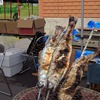 焼きたての川魚。ふっくらと身のついた魚の焼きたてのものなど、地元信州の味覚も参加者を歓迎。おいしいものが待っているだけで、ドライブやツーリングは楽しいものである。