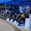 バイク、クルマ、自転車。皆がお世話になることになるのはタイヤだ。ミシュランのブースには様々な大きさのタイヤが展示されていた。