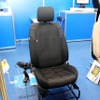 背もたれに脈動センサーを内蔵したシートを取り付ける