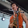 初の鈴鹿8耐で、サックスを演奏する武田真治さん
