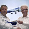 最初の72機の引き渡しセレモニー（6月）