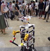 こういうのが何体かうろうろしています。（Maker Faire Tokyo）