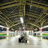 荷物は東京駅構内や同駅周辺の指定された範囲の施設まで運ぶ。写真は東京駅9・10番線ホーム。