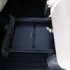アシートに組み込まれた『置き楽ボックス』。引き出して使う