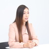 “美しすぎるレーサー”としても注目を集め、くるまマイスター検定のアンバサダーにも就任した塚本奈々美さん