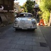 66号車ポルシェ356は途中トラブルに見舞われながらもなんとかチェックを受けた。ドライバーの浅岡亮太氏のように若年層にもクルマは確実に響いている。