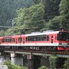 叡山電鉄の900系「きらら」。10月29日開催の「えいでんまつり」で特別運行が行われる。