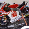 出光興産はメインスポンサーを務める出光ホンダ・チームアジアのMoto2マシンを展示