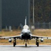 ユーロファイター・タイフーンの機体規模は、F-2やF-16とほぼ同じ。